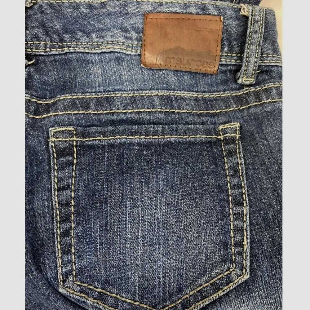 Maurices Jeans‎ Womens Size 3 / 4 Short Low Rise Dark Wash Denim Boot Stretch